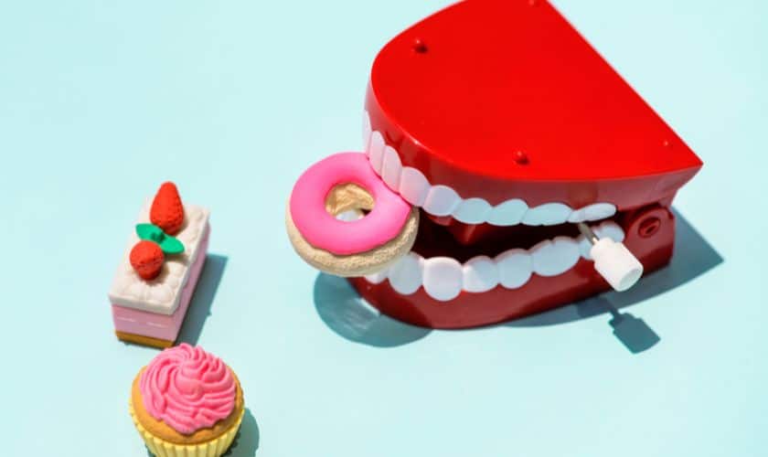 Is-it-Hard-to-Eat-with-Dentures
